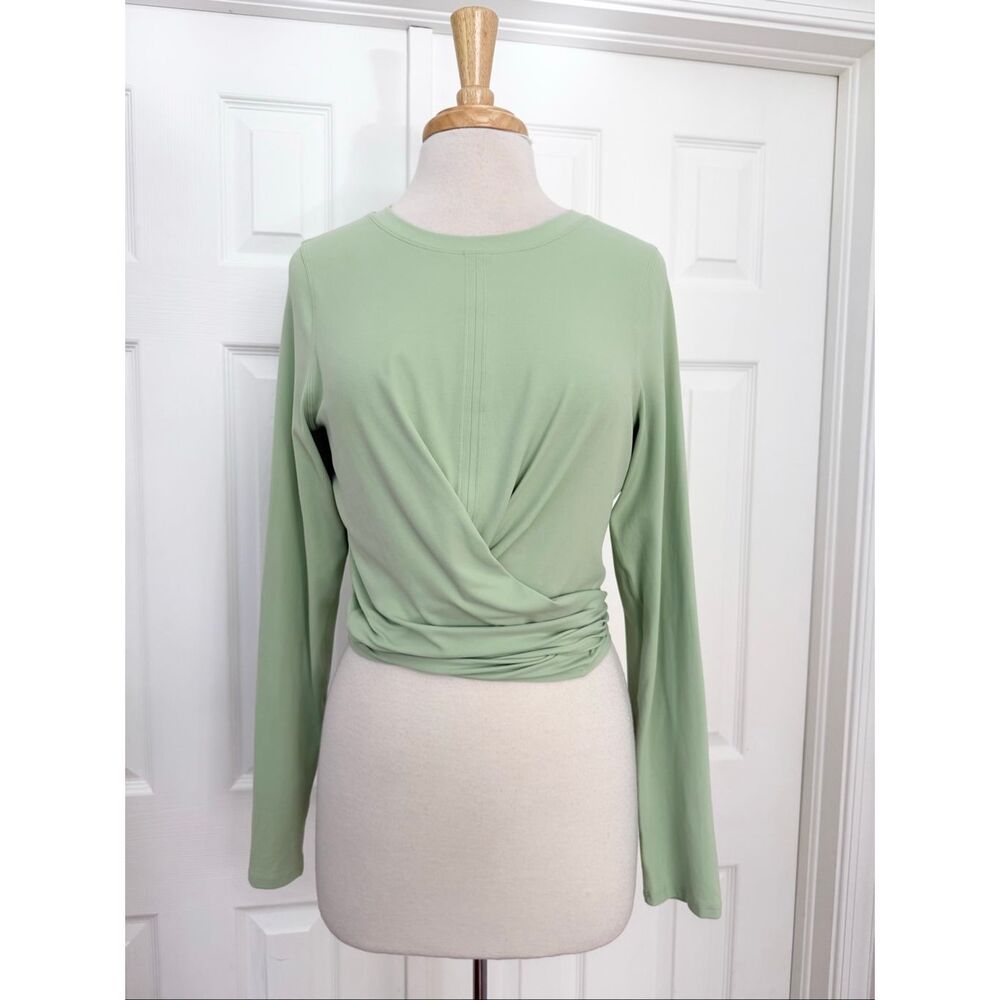 Lululemon Womens Creamy Mint Time To Restore Nulu Long‎ Sleeve T-Shirt Size 12